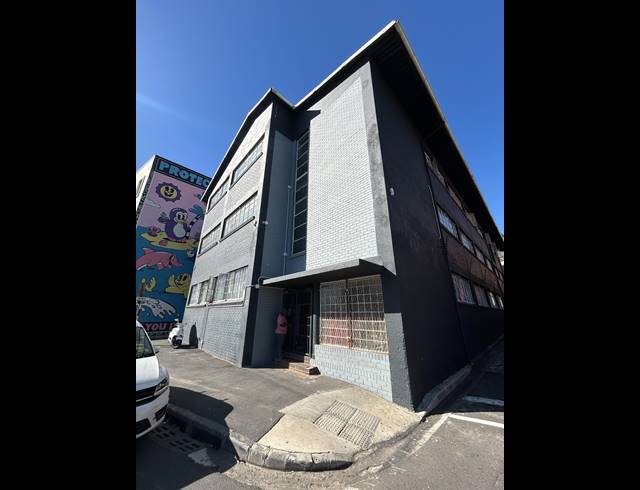 500M² BUILDING TO LET IN WOODSTOCK